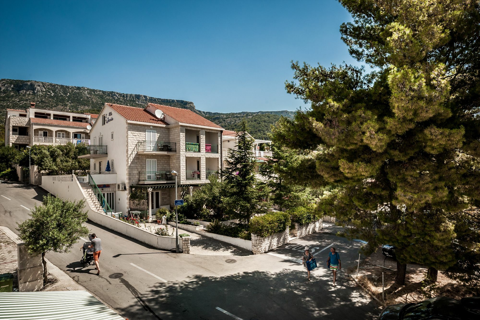 Mazuranic Apartments Bol Exterior foto